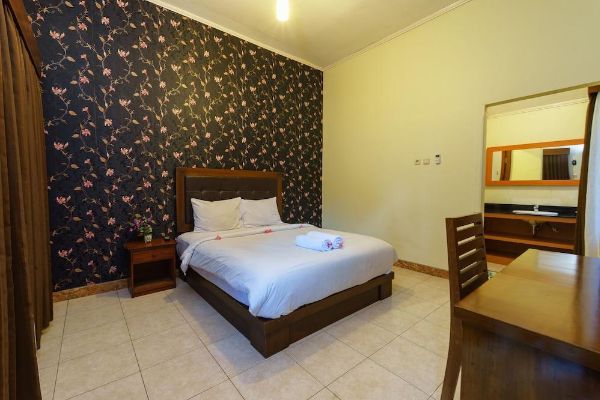 Segara Anak Bungalow & Restaurant (Praya)